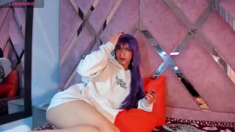 meghanqueen__ online show from March 5, 7:35 am