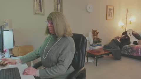 Melody online show from February 17, 6:04 pm