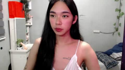 Mia online show from June 11, 4:38 pm