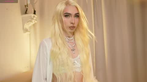 MILAN SANTANA online show from April 19, 9:39 pm