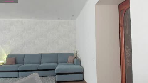 mili-kira online show from April 21, 5:14 am