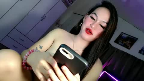 twinny pie online show from September 27, 8:12 am