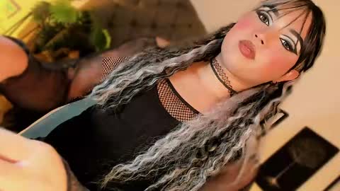 miss_zz online show from April 17, 9:49 pm