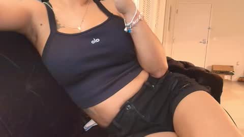 INSTAGRAM MISSVALEN16 online show from March 5, 11:10 pm