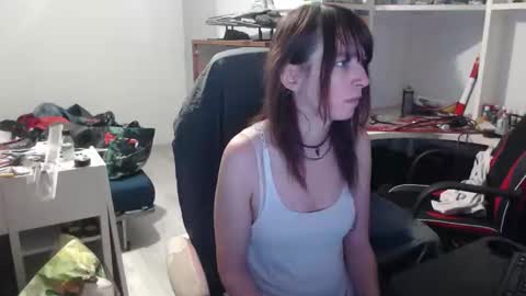 missthon online show from March 3, 2:02 pm