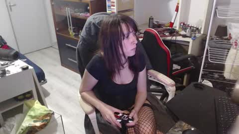 missthon online show from March 13, 1:49 pm