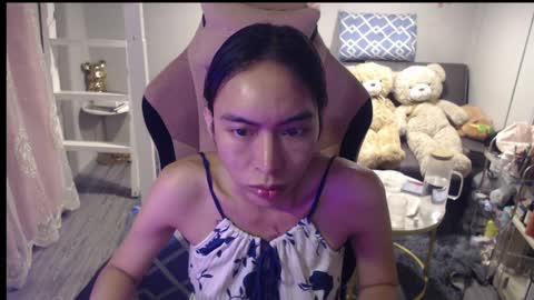 ELYSE A SIMPLE GIRL online show from April 8, 12:17 pm