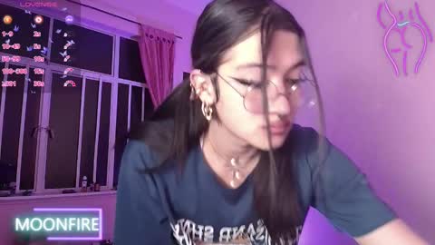 Snapshot of moonfiredance chatting on February 19, 6:33 am Nicky  online show from February 19, 6:33 am