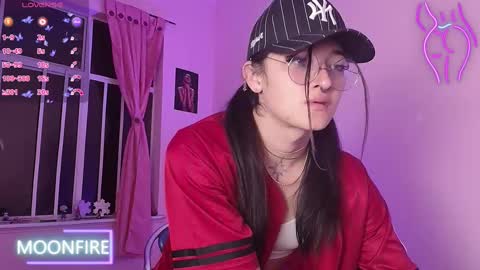 Snapshot of moonfiredance chatting on February 22, 6:17 am Nicky  online show from February 22, 6:17 am