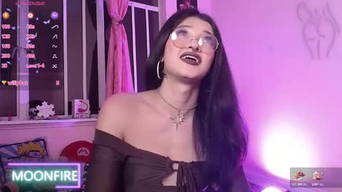 Snapshot of moonfiredance chatting on March 4, 5:32 am Nicky  online show from March 4, 5:32 am