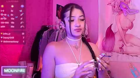 Snapshot of moonfiredance chatting on September 18, 9:36 am Nicky  online show from September 18, 9:36 am