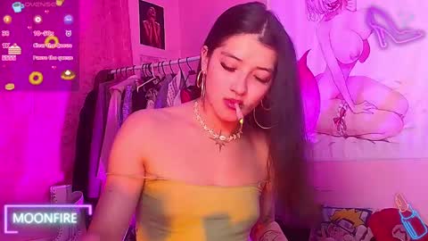 Snapshot of moonfiredance chatting on October 4, 8:15 am Nicky  online show from October 4, 8:15 am