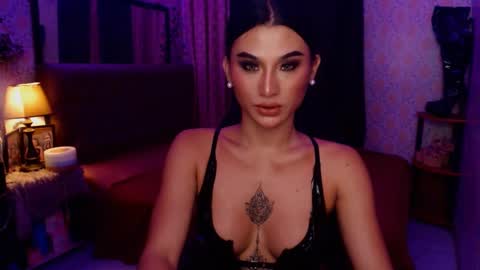 Snapshot of msasianbigcockts chatting on December 10, 9:43 am Thea online show from December 10, 9:43 am