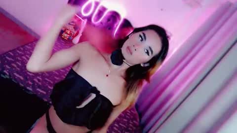 mscherry_ online show from March 1, 11:32 pm