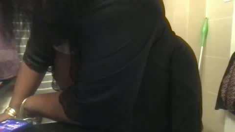 Snapshot of msjonemillion chatting on December 13, 4:11 am Chocolate  Candy   Stick online show from December 13, 4:11 am