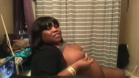 Snapshot of msjonemillion chatting on January 31, 2:04 am Chocolate  Candy   Stick online show from January 31, 2:04 am