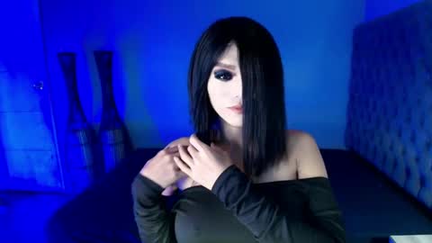 queen nicole online show from March 2, 1:04 am