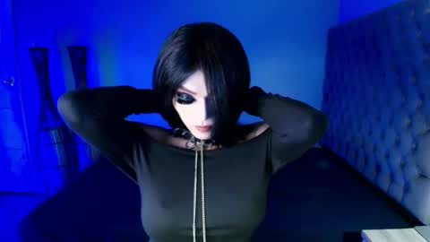 queen nicole online show from March 4, 1:34 am