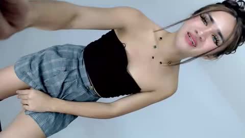 Nathalie smith online show from April 22, 3:02 am