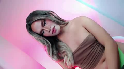 naughtybynight28 online show from April 19, 6:10 pm