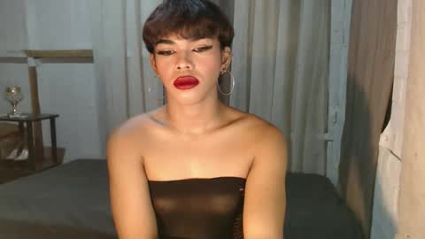 neomi online show from September 12, 1:40 pm