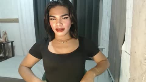 neomi online show from October 14, 10:05 am