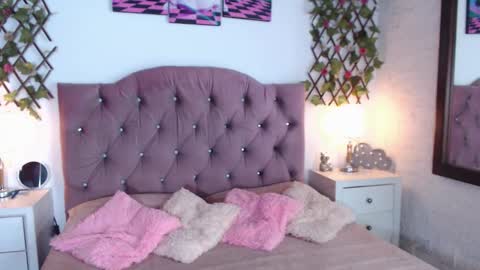 niabussethxxx online show from January 18, 5:37 am