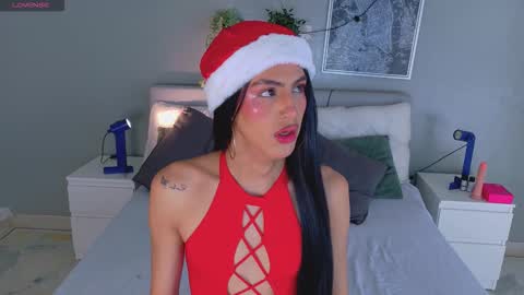 NICKI FOX  online show from December 17, 8:14 pm