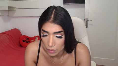 Snapshot of niickylovee chatting on September 25, 11:50 am Nicolle Bustamante online show from September 25, 11:50 am