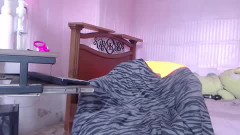 Nicol online show from April 19, 6:10 pm