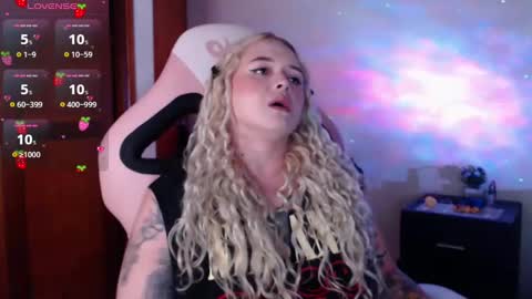 Snapshot of ninaxxstorm chatting on March 5, 1:49 am Nina online show from March 5, 1:49 am