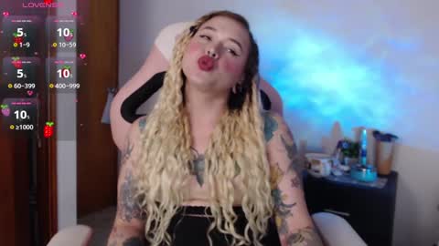 Snapshot of ninaxxstorm chatting on September 22, 4:29 am Nina online show from September 22, 4:29 am