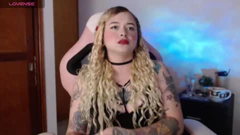 Snapshot of ninaxxstorm chatting on October 1, 6:03 am Nina online show from October 1, 6:03 am