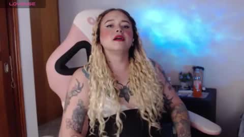 Snapshot of ninaxxstorm chatting on October 6, 6:46 am Nina online show from October 6, 6:46 am