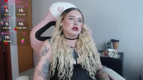 Snapshot of ninaxxstorm chatting on October 20, 8:23 pm Nina online show from October 20, 8:23 pm