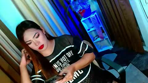 Miss OLIVIA online show from October 8, 10:05 am