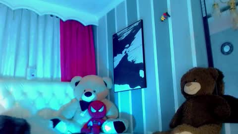 oliviahot01 online show from March 31, 1:40 am