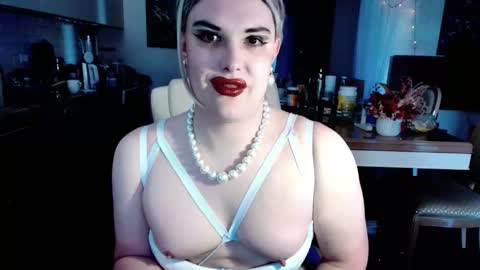 Sarina Williams online show from April 27, 11:19 am