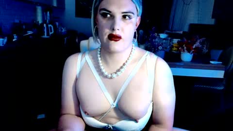 Sarina Williams online show from June 18, 2:11 pm