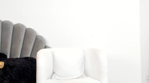 paylina monroy online show from February 7, 1:55 am