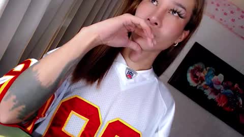 Chloe online show from December 1, 5:54 am