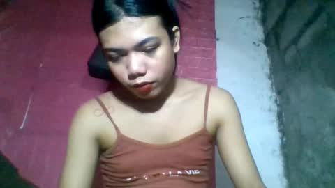 Snapshot of petite_jzee chatting on October 23, 11:25 am jzee online show from October 23, 11:25 am