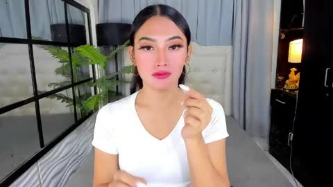 phenomenal_ivy online show from June 5, 2:56 pm