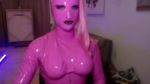 pinklatexgurl online show from June 25, 4:54 am