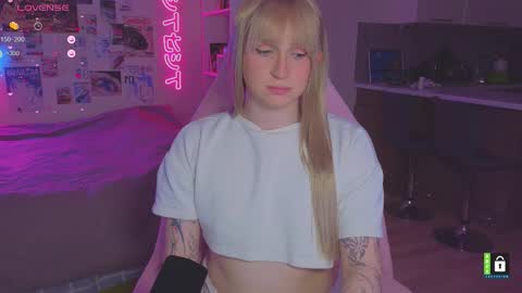 pinkvenom_ online show from March 11, 1:37 pm