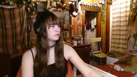 Izzy online show from April 2, 1:25 am