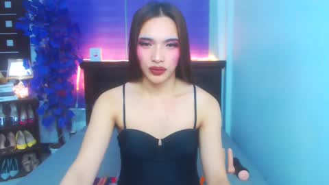 Precious  online show from March 11, 1:01 pm