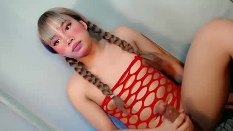 STELLA MAE online show from April 22, 12:12 pm