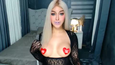 Snapshot of princessofcums69 chatting on October 25, 9:37 am Love online show from October 25, 9:37 am