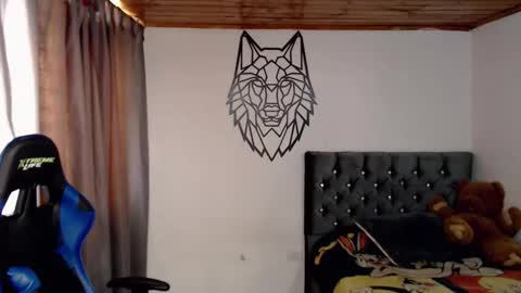 Cris online show from December 4, 5:39 pm